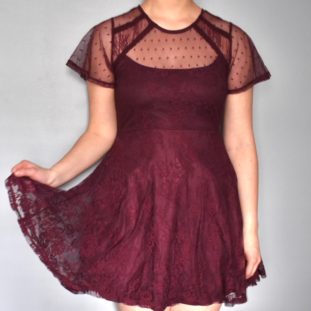 NWT Rewind Maroon Burgundy Lace Short Sleeve Party Formal Going-Out Dress